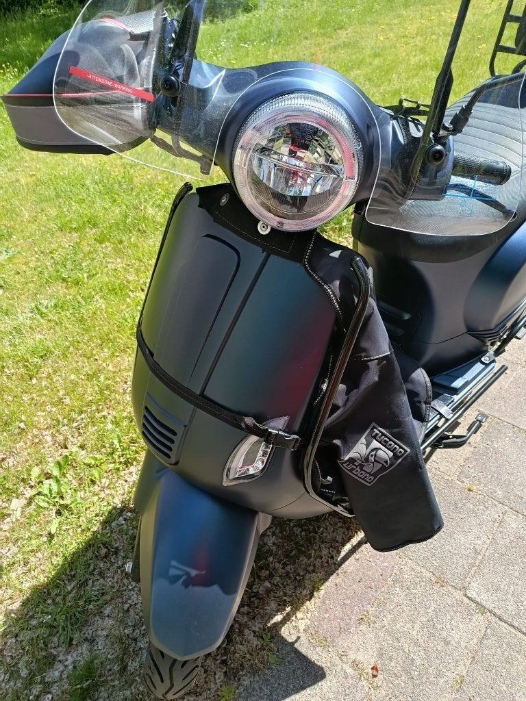 Scooter! She is Peeerfect!, Fietsen en Brommers, Snorfietsen en Snorscooters, Overige merken, Nieuw, Ophalen of Verzenden, Benzine