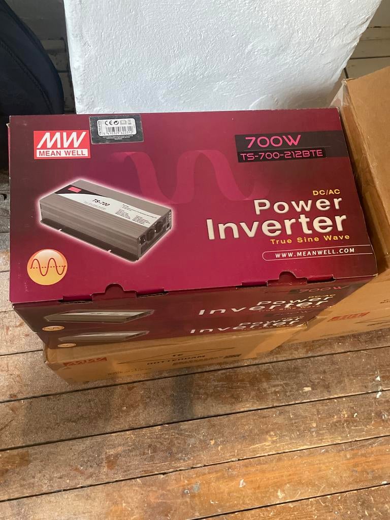 8 Stuks: Mean Well TS-700-212BTE omvormer, Ophalen, Nieuw