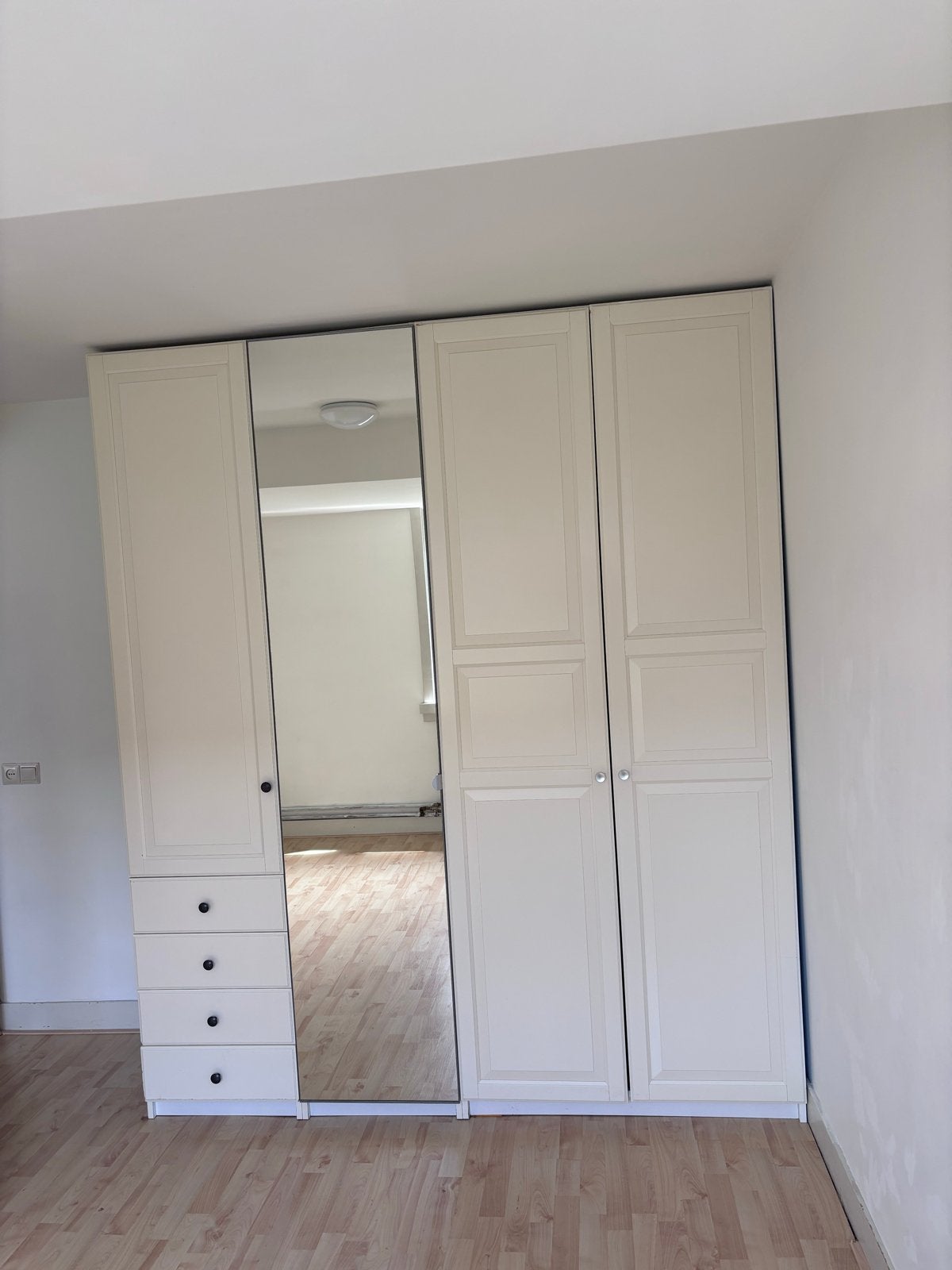 Grote kledingkast met spiegel en lades - prima staat, Huis en Inrichting, Kasten | Kledingkasten, Gebruikt, 200 cm of meer, 150 tot 200 cm