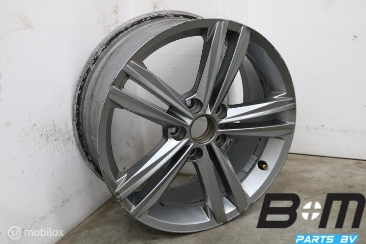 1 losse 17 inch lichtmetalen velg VW Golf 7 5G0601025DD, Gebruikt, Velg(en)