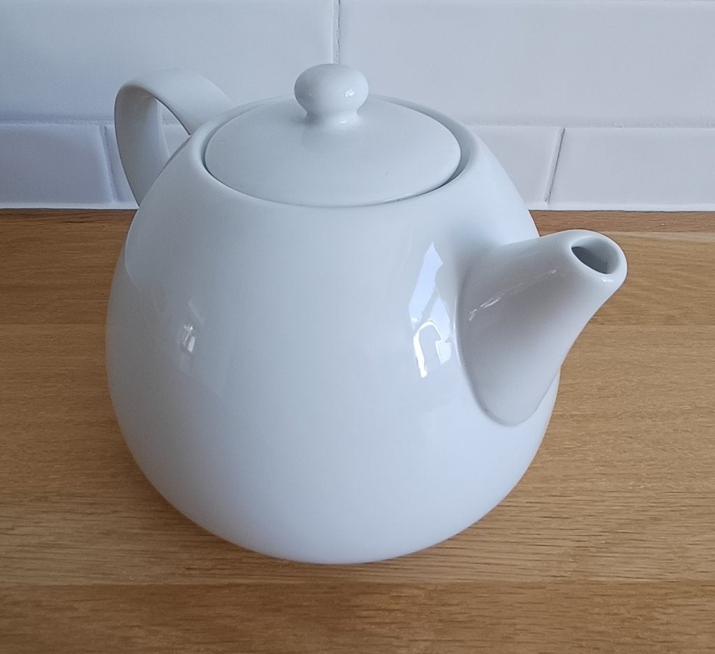 Theepot, wit, Hema, vaatwasserbestendig, z.g.a.n., Theepot/fluitketel, Ophalen of Verzenden, Zo goed als nieuw, Steen/keramiek