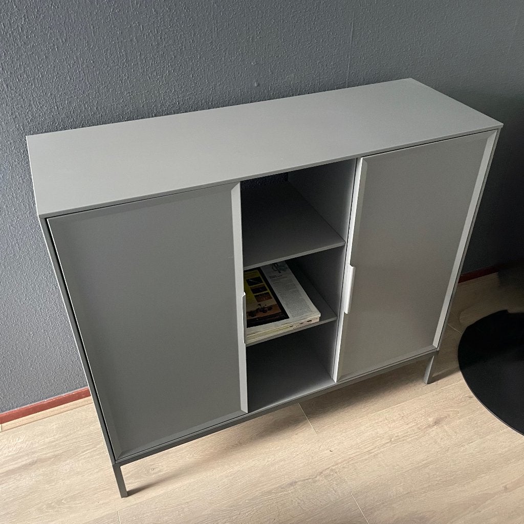 Te Koop:  metalen kastje, Ophalen, Zo goed als nieuw