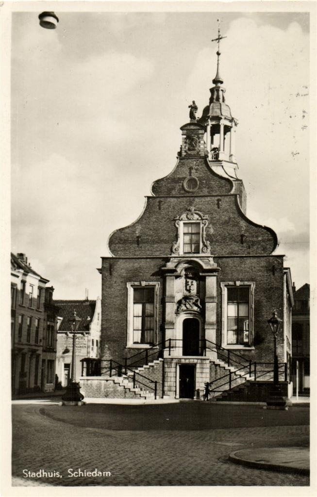 Stadhuis, Schiedam - fiets - 1953 gelopen, Ophalen of Verzenden, 1940 tot 1960, Gelopen, Zuid-Holland