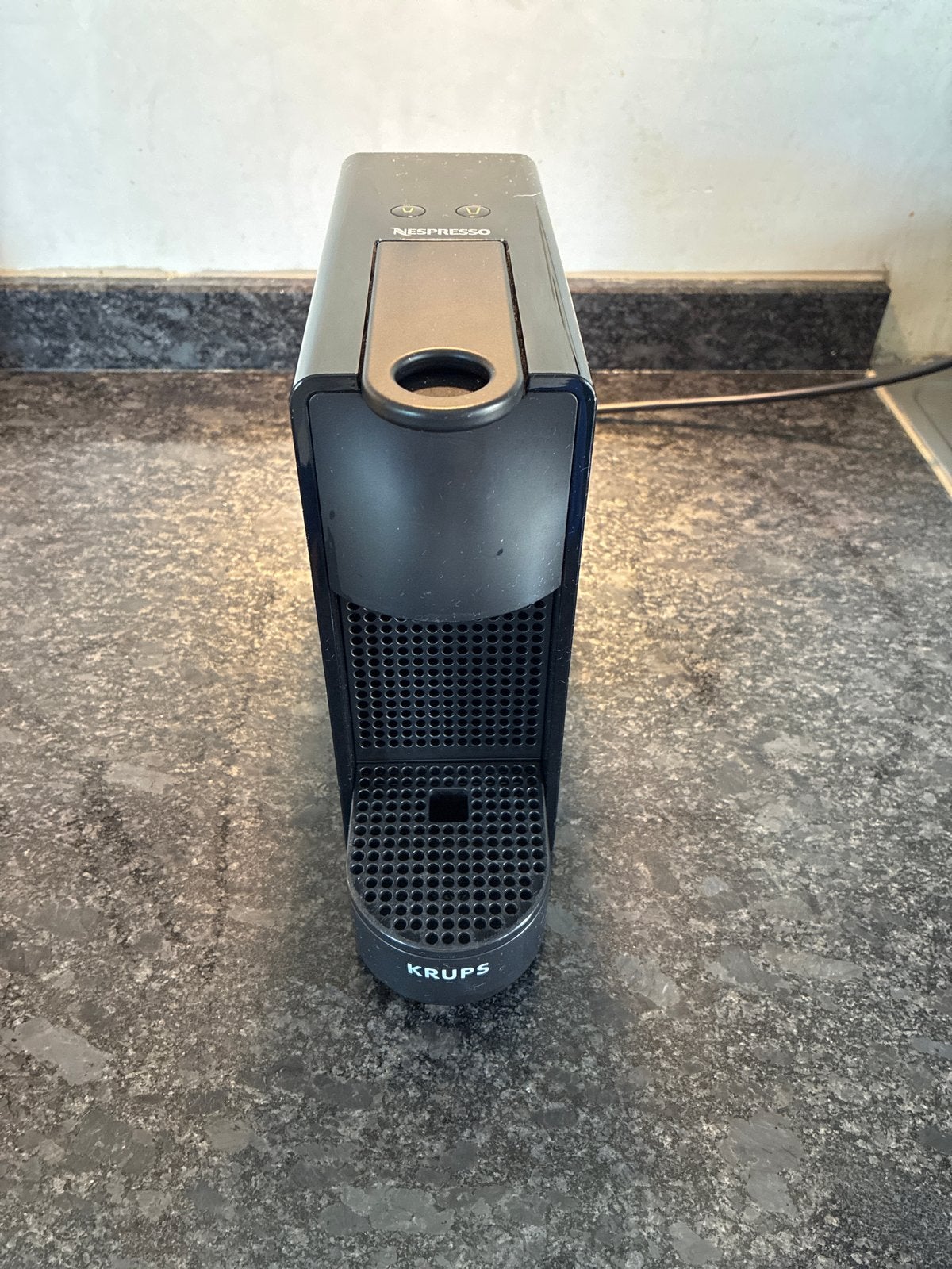 Nespresso essenza mini, Witgoed en Apparatuur, Koffiezetapparaten, Koffiemachine, Ophalen of Verzenden, Zo goed als nieuw, 1 kopje