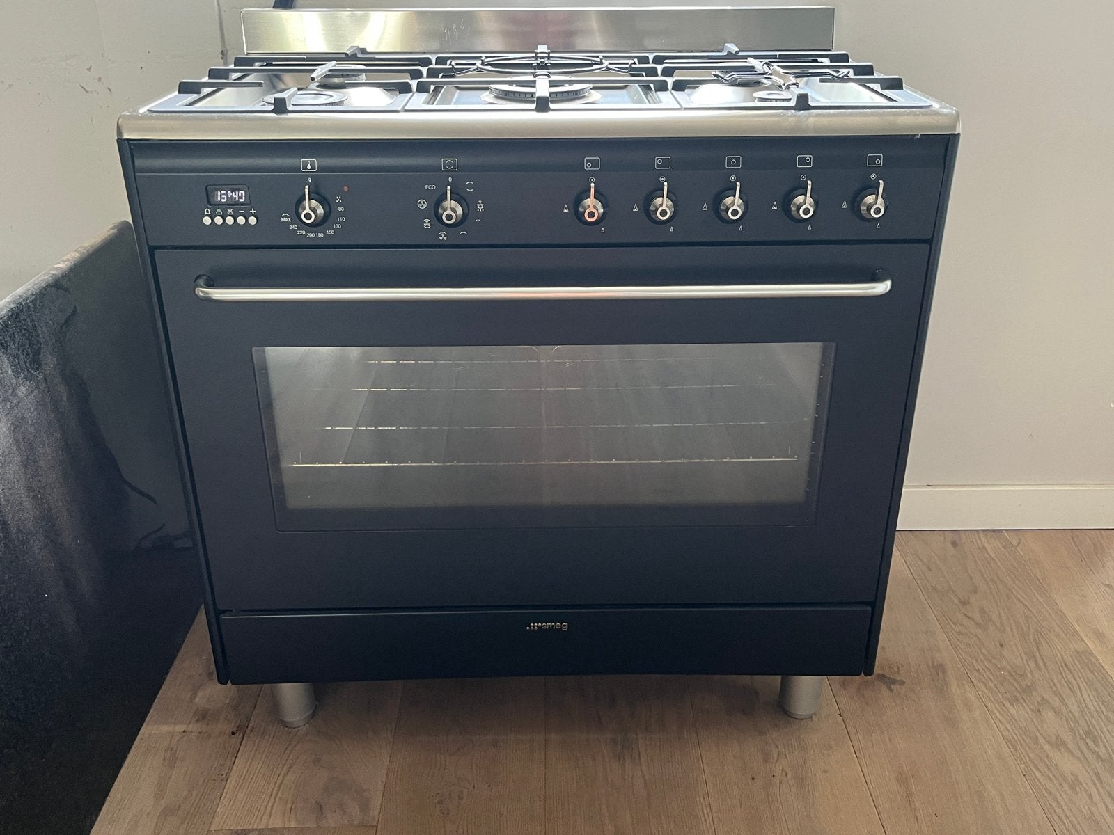 Smeg Fornuis met Gasfornuis en Oven - Zwart, Vrijstaand, Witgoed en Apparatuur, Gebruikt, Hete lucht, 60 cm of meer, Ophalen of Verzenden