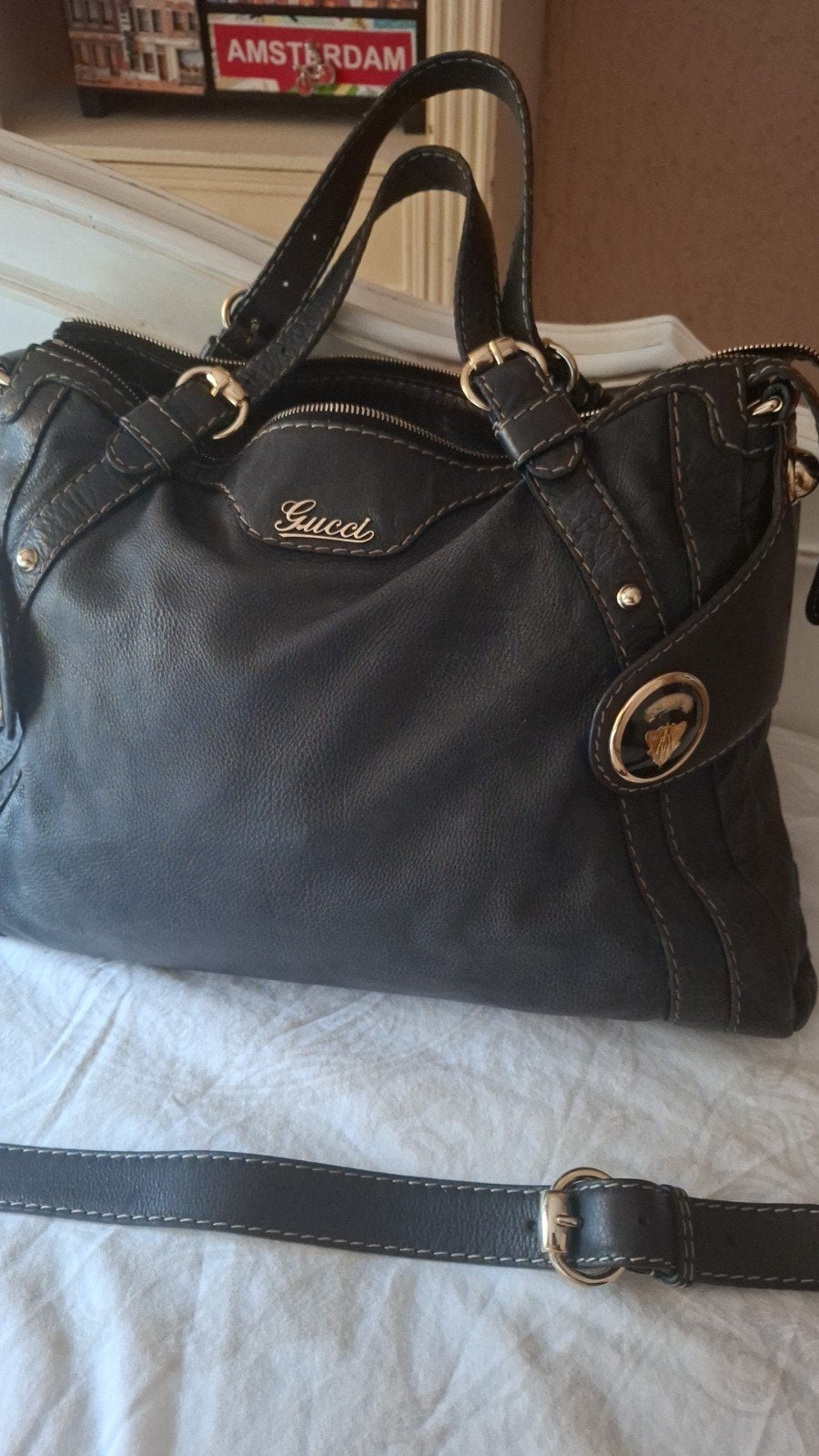 Gucci Handtas Zwart Leer met Gouden Details, Sieraden, Tassen en Uiterlijk, Tassen | Damestassen, Ophalen of Verzenden, Gebruikt