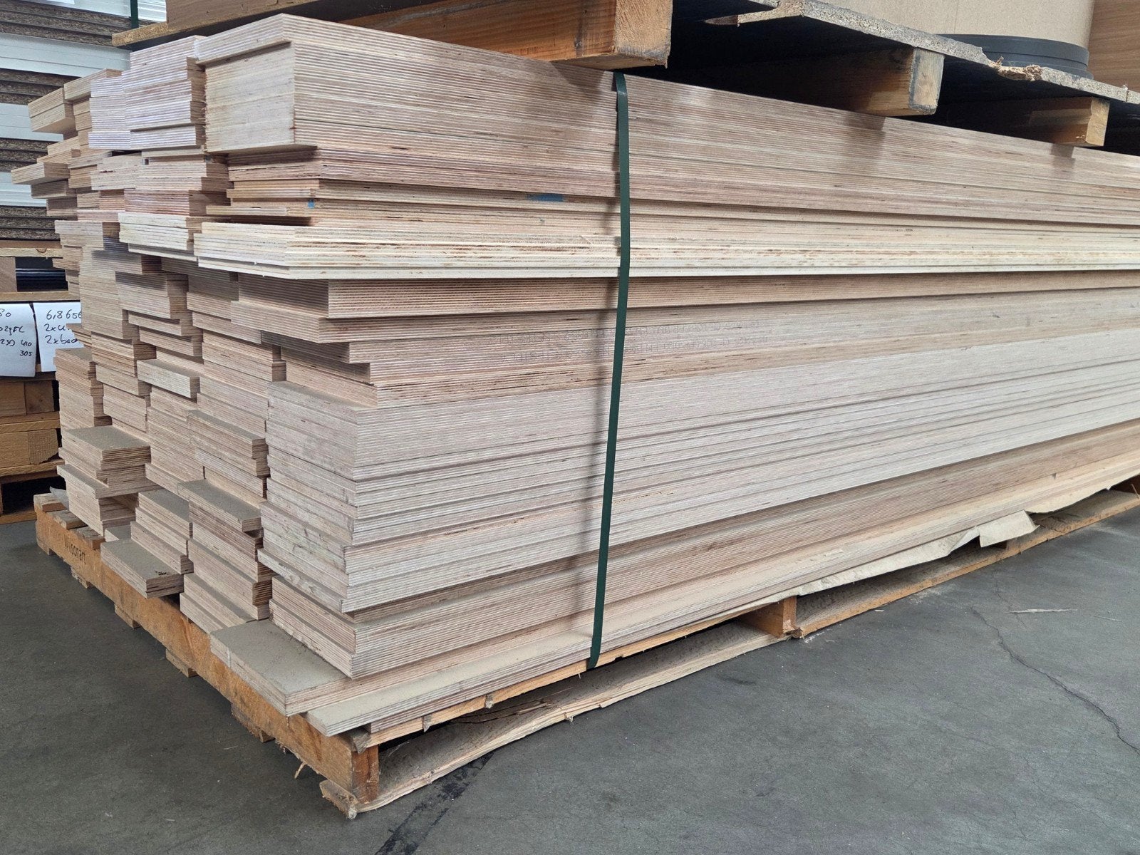 Stroken berken multiplex, Ophalen, Nieuw, 250 cm of meer, Palen