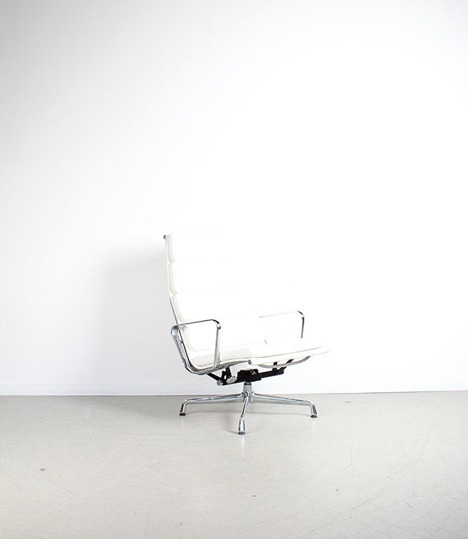 1x Vitra Eames EA 222 Softpad Wit – Chroom, Niet ingevuld, Niet ingevuld, 75 tot 100 cm, Ophalen of Verzenden
