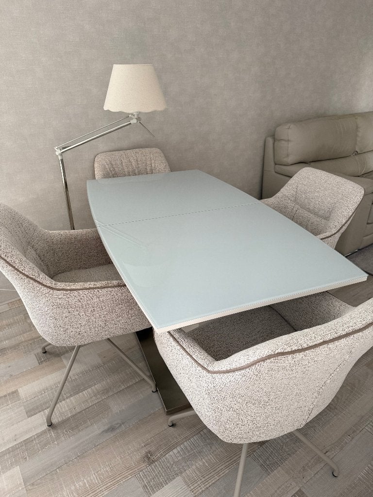 Eettafel met matglas blad, uitschuifbaar, Ophalen, 50 tot 100 cm, Zo goed als nieuw, 150 tot 200 cm