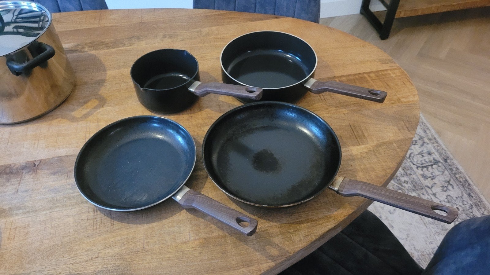 Diverse pannen set - Koekenpannen, kookpannen, sauspan, Ophalen, Gebruikt, Antiaanbaklaag, Pannenset