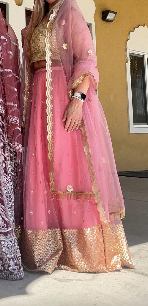 Prachtige zalm lehenga choli - Slechts 2 uur gedragen, Maat 38/40 (M), Ophalen of Verzenden, Zo goed als nieuw, Roze
