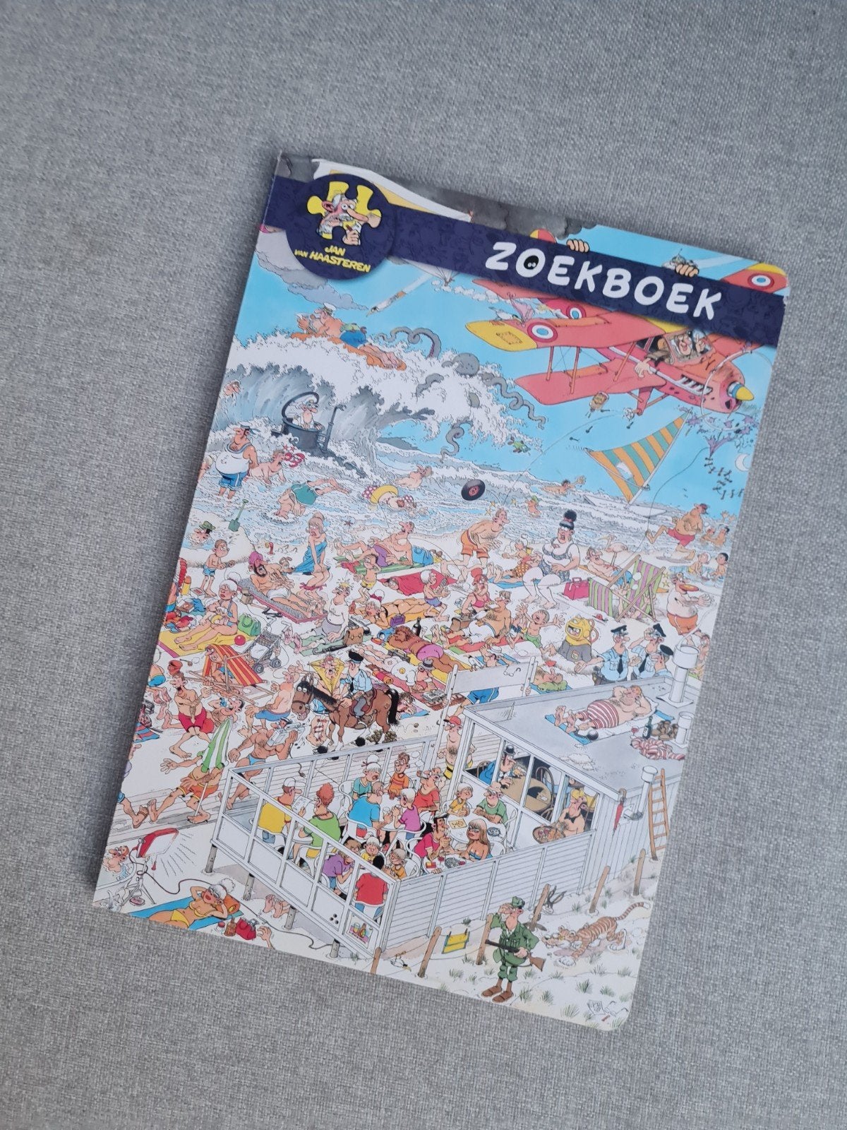 Jan van Haasteren zoekboek - Op het strand, Ophalen of Verzenden, Zo goed als nieuw, Puzzelboek