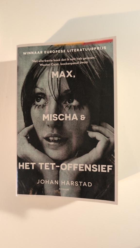 Max, Mischa & Het Tet-Offensief - Johan Harstad, Ophalen of Verzenden, Gelezen, Johan Harstad, Nederland