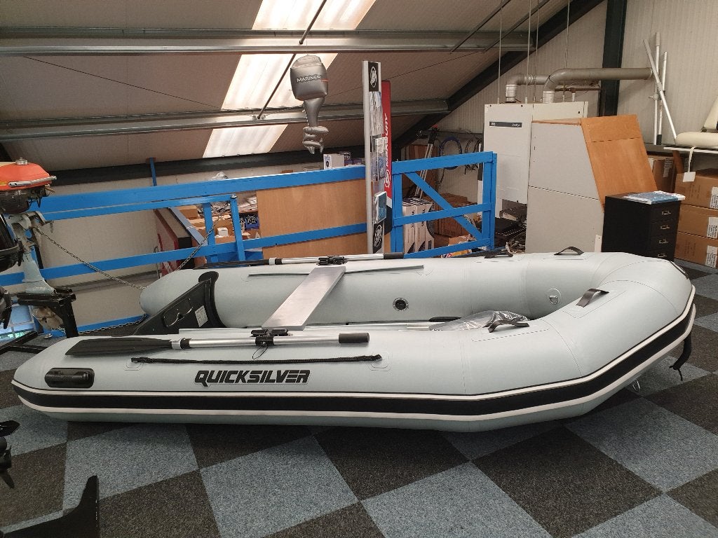 Nieuwe Quicksilver 300 Sport met aluminium vlonders model 26, Watersport en Boten, Ophalen, Aluminium, Quicksilver, Opbergtas