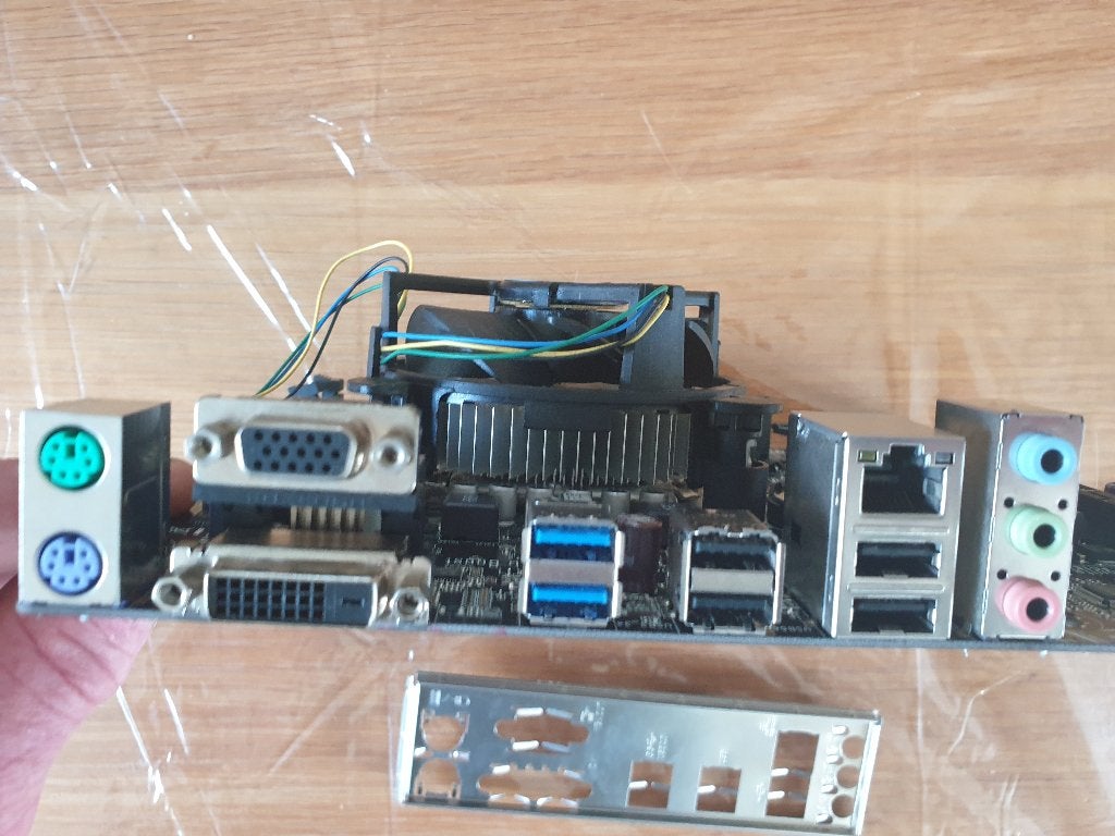 Asus moederbord, Computers en Software, Moederborden, LGA 1151, DDR4, Ophalen of Verzenden, Zo goed als nieuw