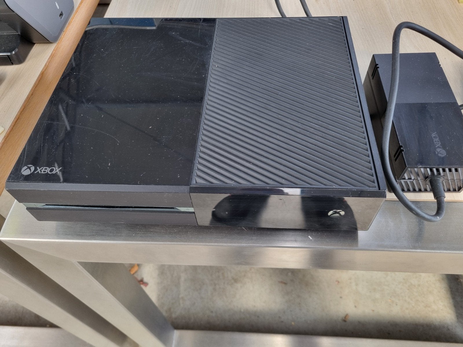 Xbox One met controller en 3 PS4 controllers, Spelcomputers en Games, Spelcomputers | Xbox | Accessoires, Ophalen of Verzenden