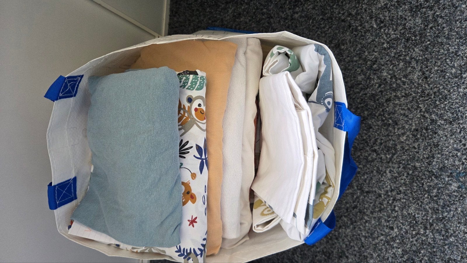 Diverse dekbedovertrekken en hoeslakens voor baby/kind, Ophalen