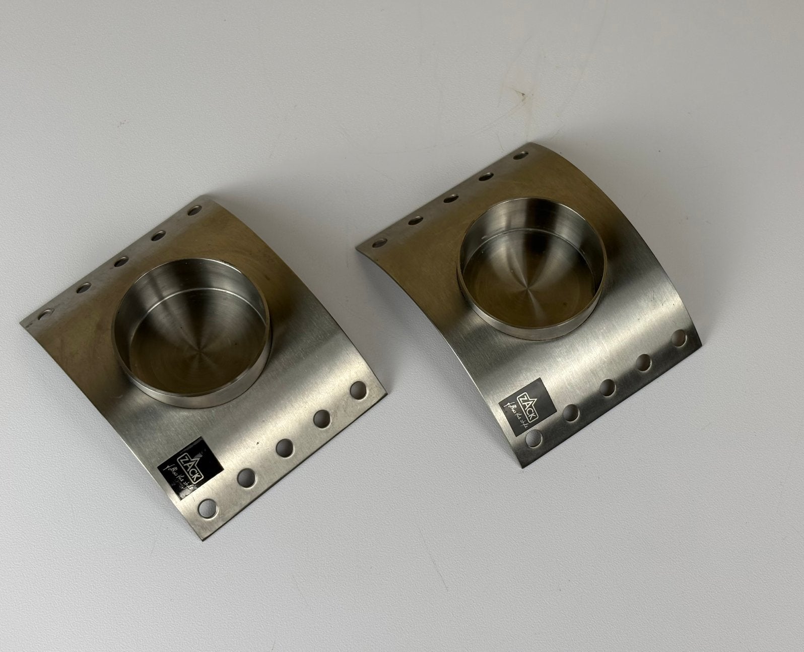 2 x Zack design waxinelichthouders mat chroom RVS, Overige merken, Waxinelichthouder, Ophalen of Verzenden, Zo goed als nieuw