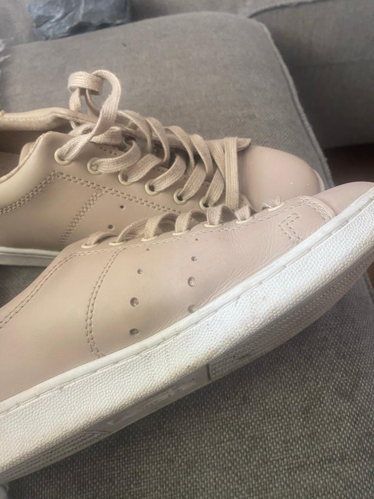 Tango Shoes sneakers beige met slangenprint detail, Kleding | Dames, Schoenen, Ophalen of Verzenden, Gedragen, Beige, Sneakers of Gympen