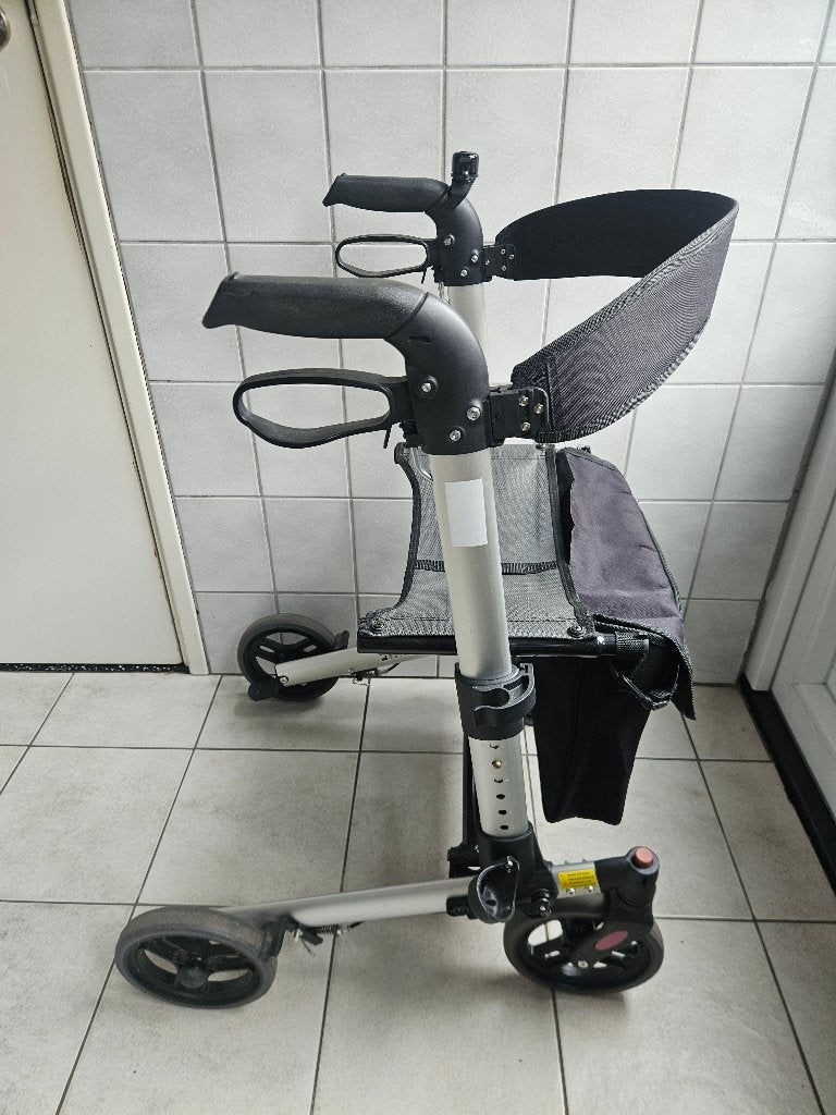 Rollator degelijke lichtgewicht, Diversen, Rollators, Ophalen, Opvouwbaar, Gebruikt