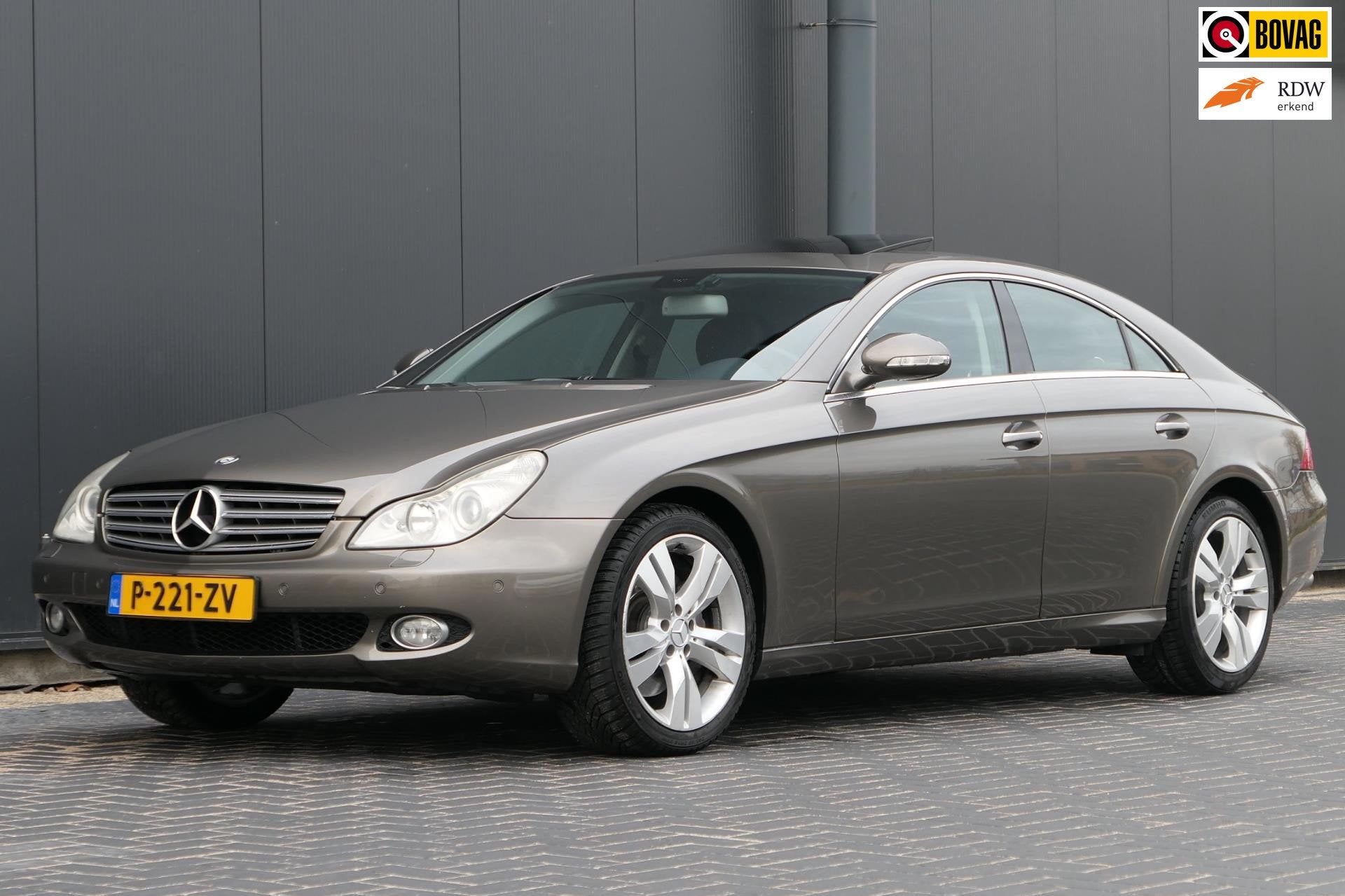Mercedes-Benz CLS-klasse 350 CGI Facelift Youngtimer Carplay, Auto's, Automaat, Achterwielaandrijving, Gebruikt, Bruin