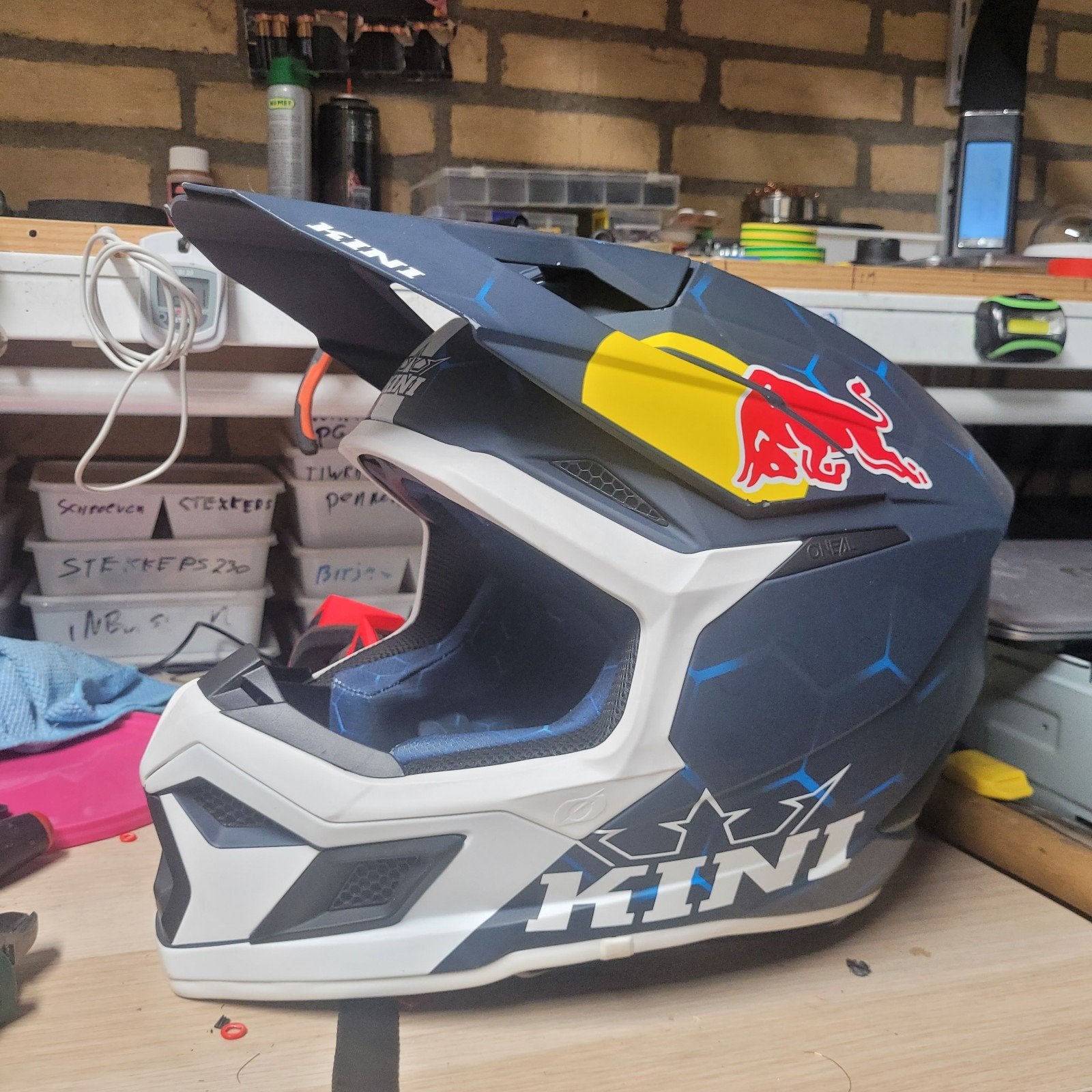 Kini Red Bull MX3.0 Crosshelm met Red Bull Spect MX Goggles, Offroadhelm, XL, Nieuw zonder kaartje, Ophalen
