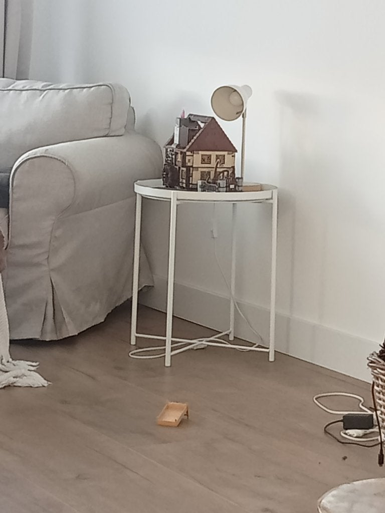 Tafeltje Ikea, Minder dan 55 cm, Metaal of Aluminium, Rond, Zo goed als nieuw