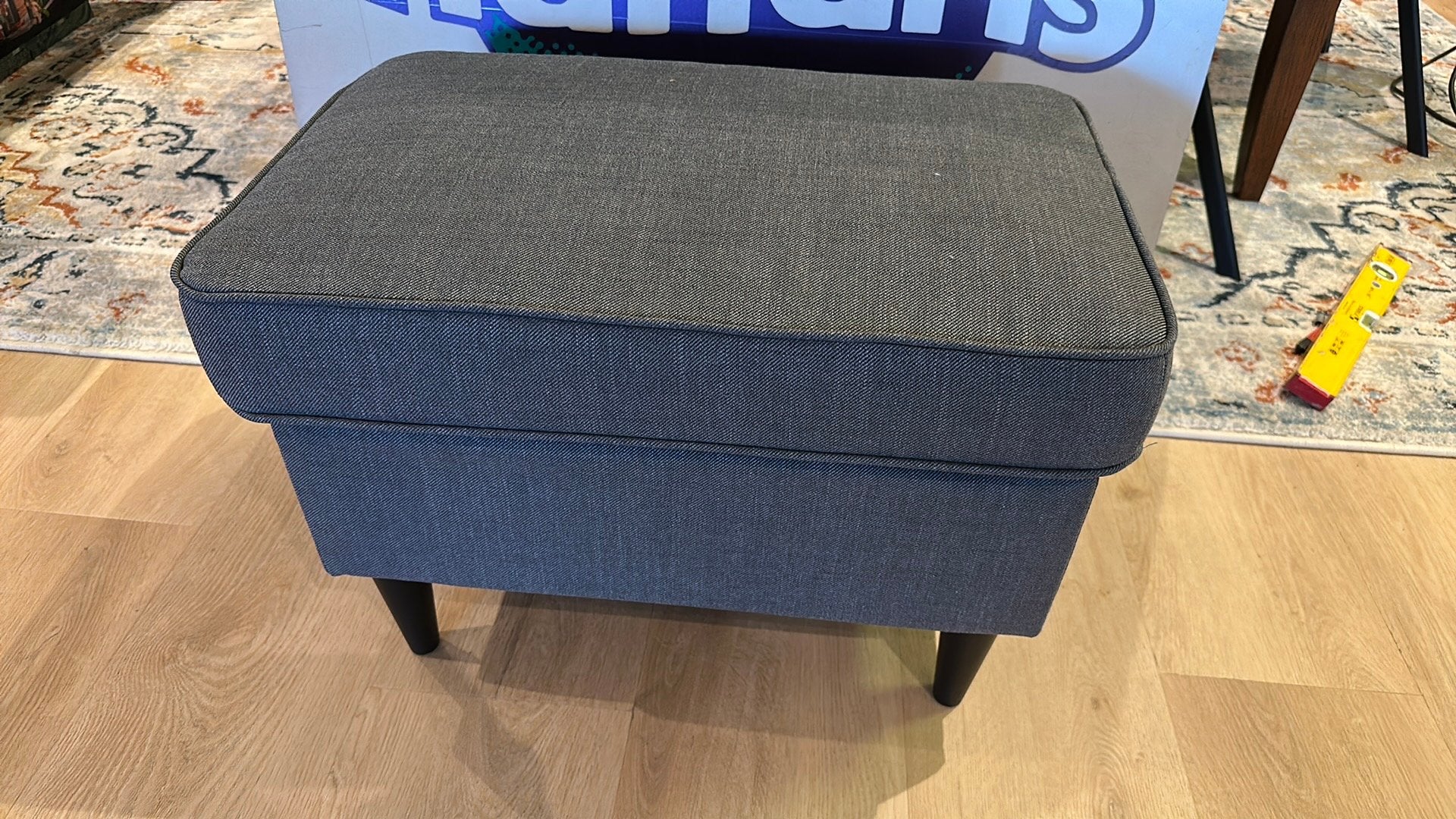 Mooie poef voetenbank, Ophalen of Verzenden, Zo goed als nieuw, Rond, Minder dan 50 cm