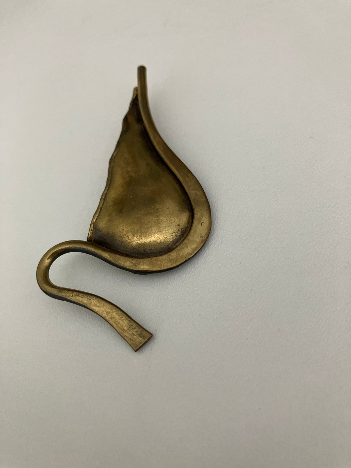 Vintage bronzen broche in organische vorm, Ophalen of Verzenden, Brons