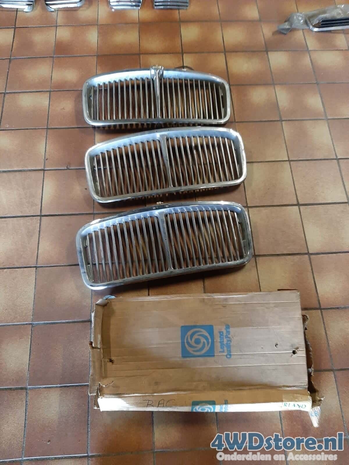 XJ6 Hood Grille BAC1573, Auto-onderdelen, Gebruikt, -, -, Ophalen of Verzenden