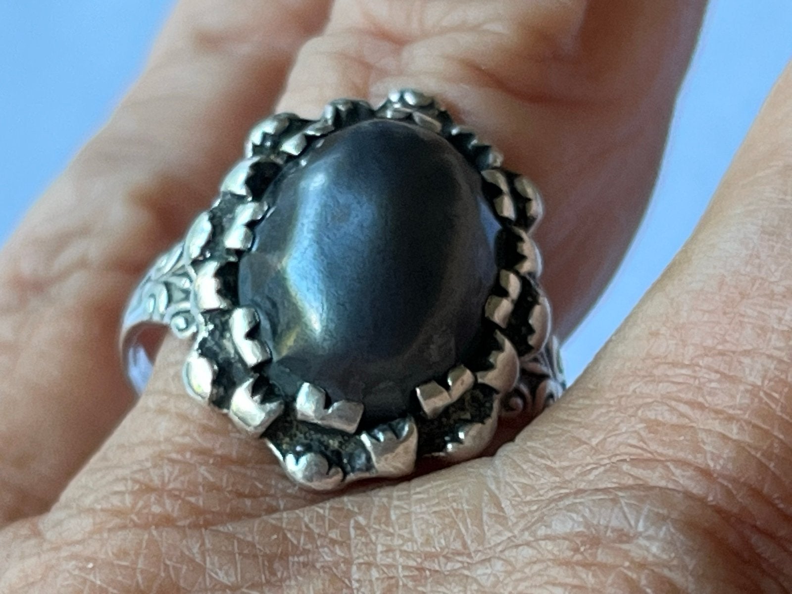 Zilveren ring met Hematiet in Scandinavische stijl, maat 21, 20 of groter, Verzenden, Zo goed als nieuw, Met edelsteen