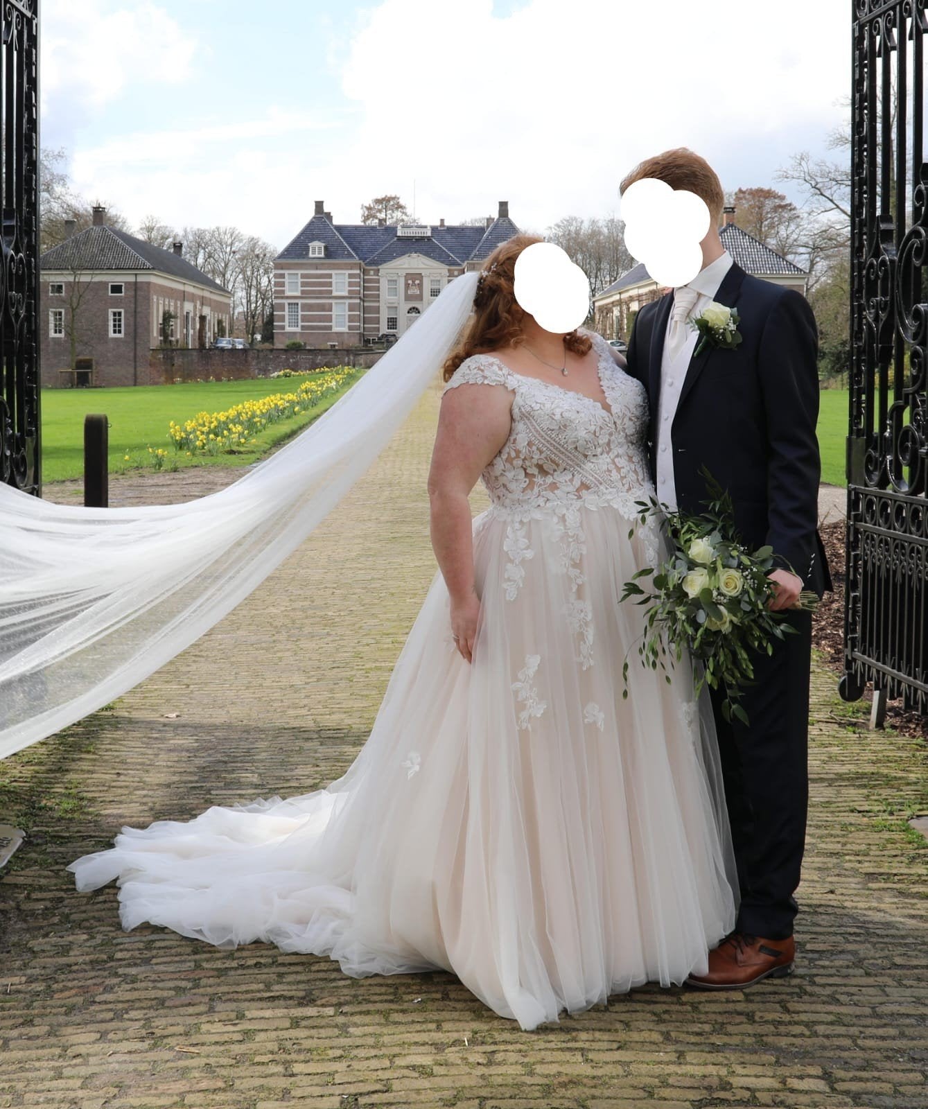 Très chic trouwjurk maat 50-52, Kleding | Dames, Trouwjurk, Beige, Ophalen of Verzenden, Zo goed als nieuw