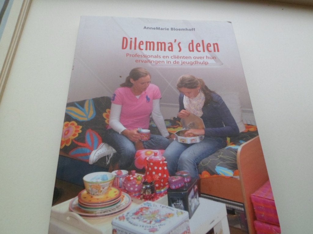 Dilemma's delen, professionals en cliënten, Ophalen of Verzenden, Zo goed als nieuw