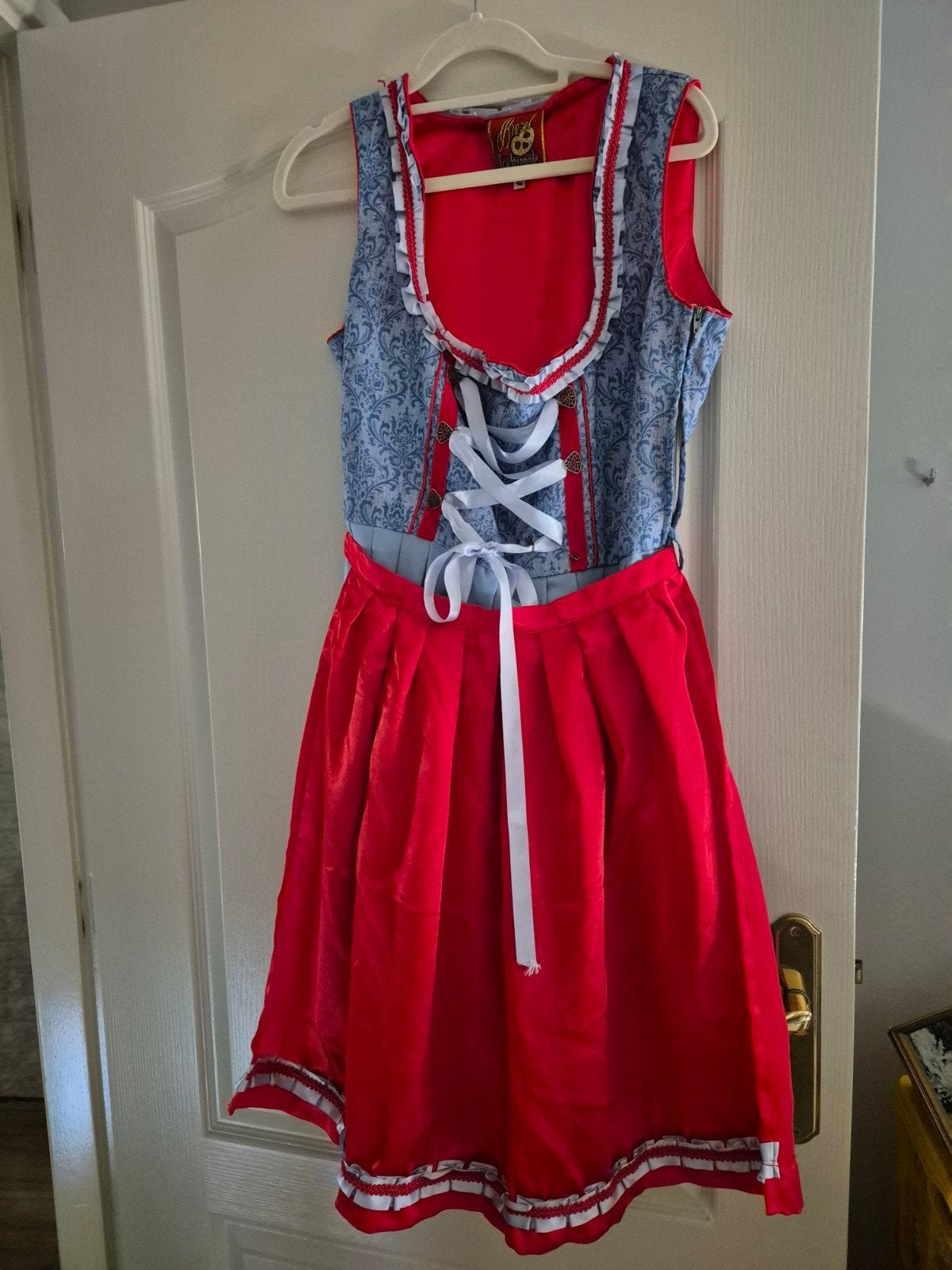 mooie Dirndl en bijpassend blousje, Kleding | Dames, Maat 42/44 (L), Ophalen of Verzenden, Kleding, Overige thema's