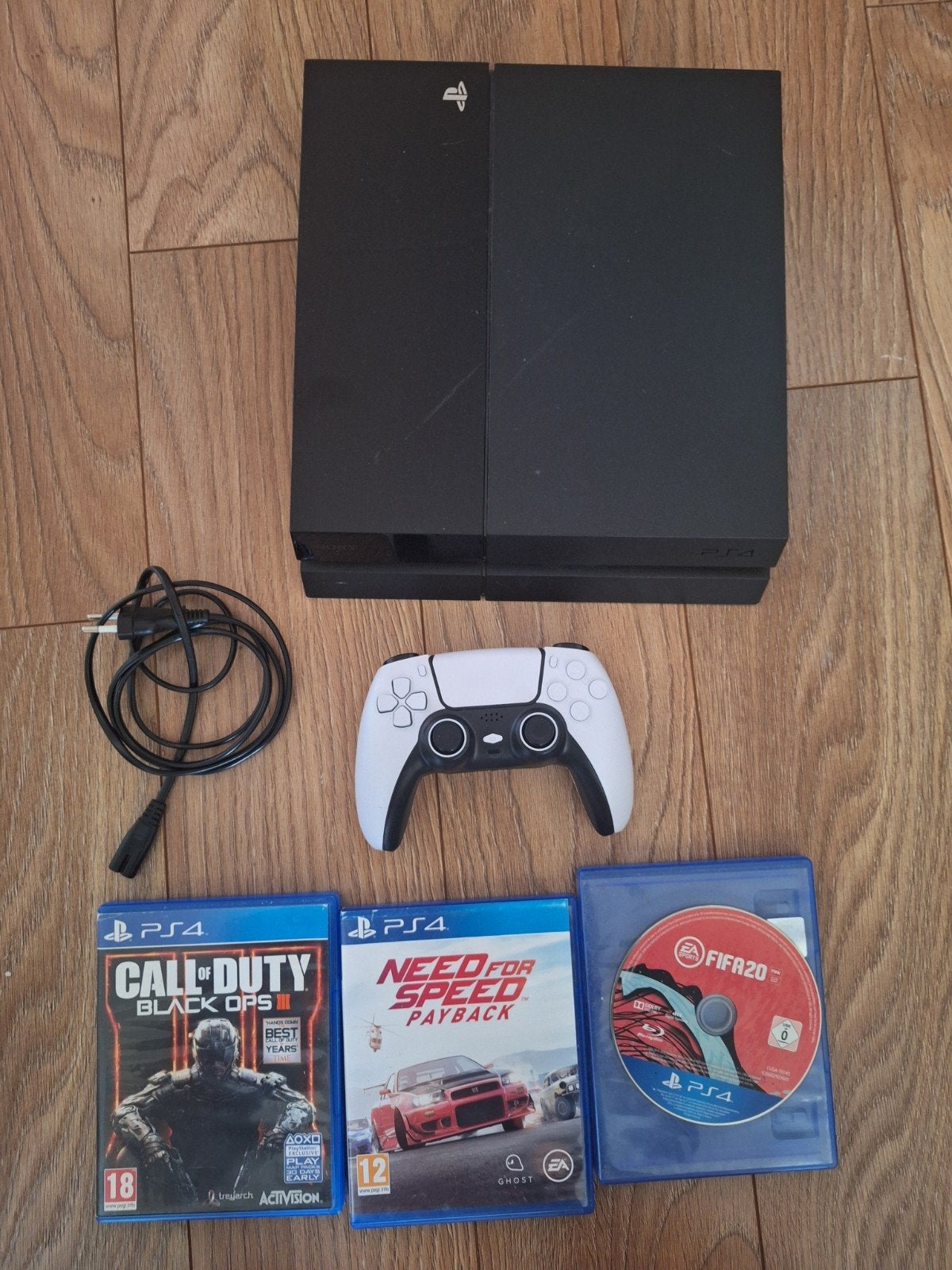 PlayStation 4 500GB met controller en 3 games, Ophalen of Verzenden, Vanaf 3 jaar, Sport, Info@sony.com