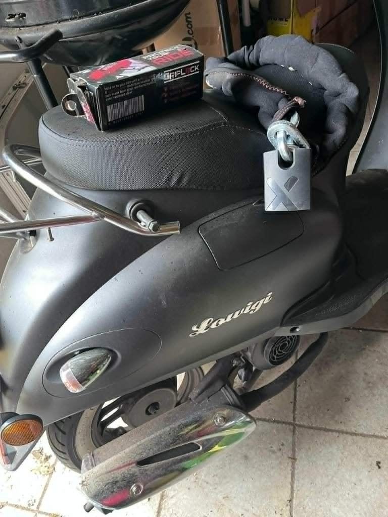Scooter te koop – Lowigi, Ophalen, Overige modellen, Zo goed als nieuw, Benzine