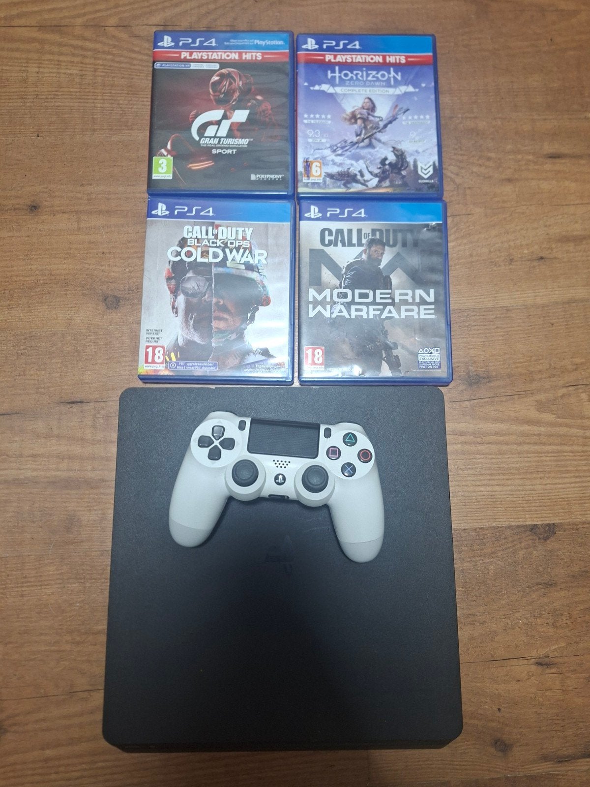 PS4 Slim 500GB met controller en 4 games, Ophalen of Verzenden, Zo goed als nieuw, Met 1 controller, Slim