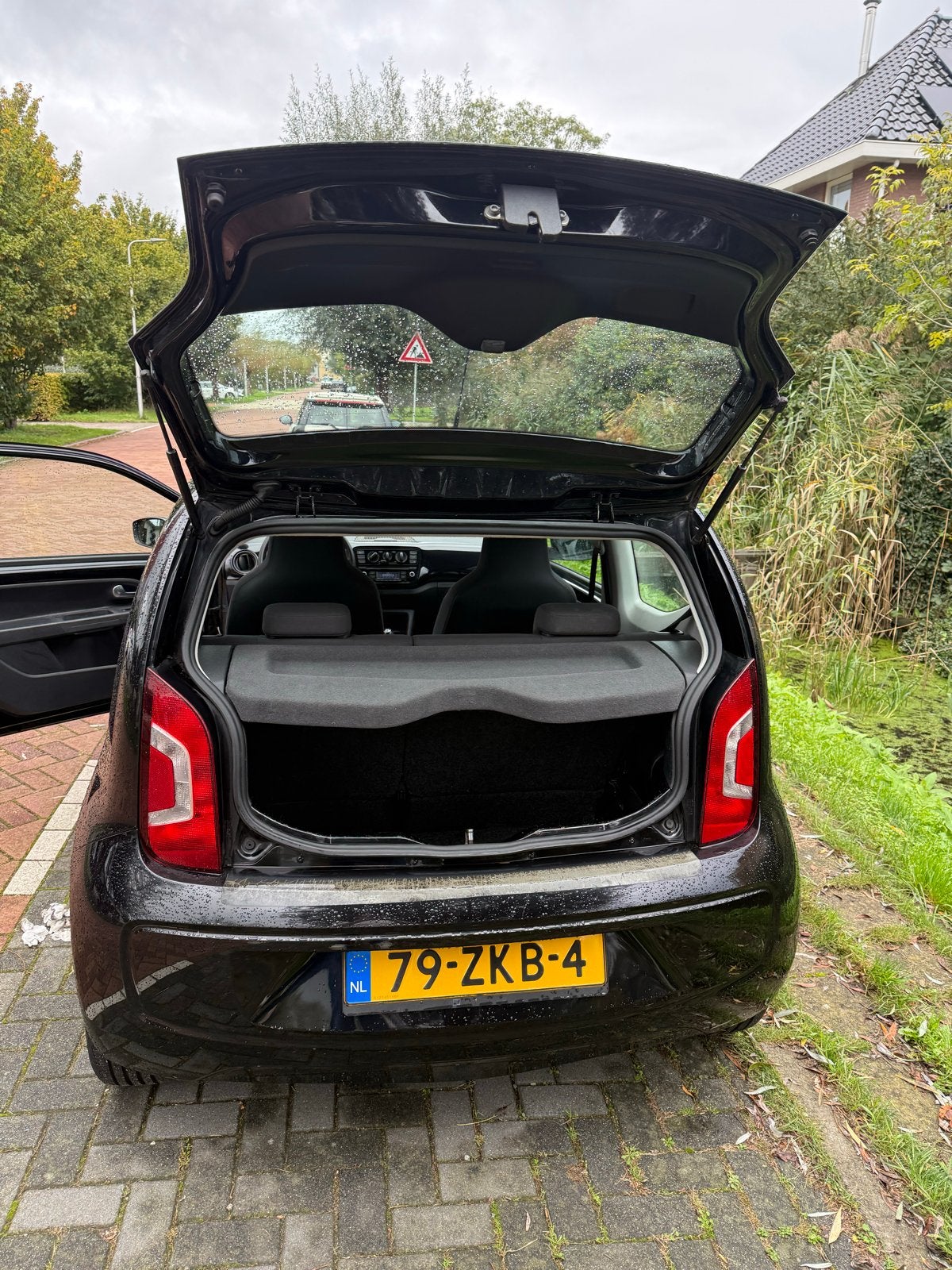 Volkswagen up! 1.0 44KW 2013 Zwart, Auto's, Voorwielaandrijving, Up!, 840 kg, 4 stoelen