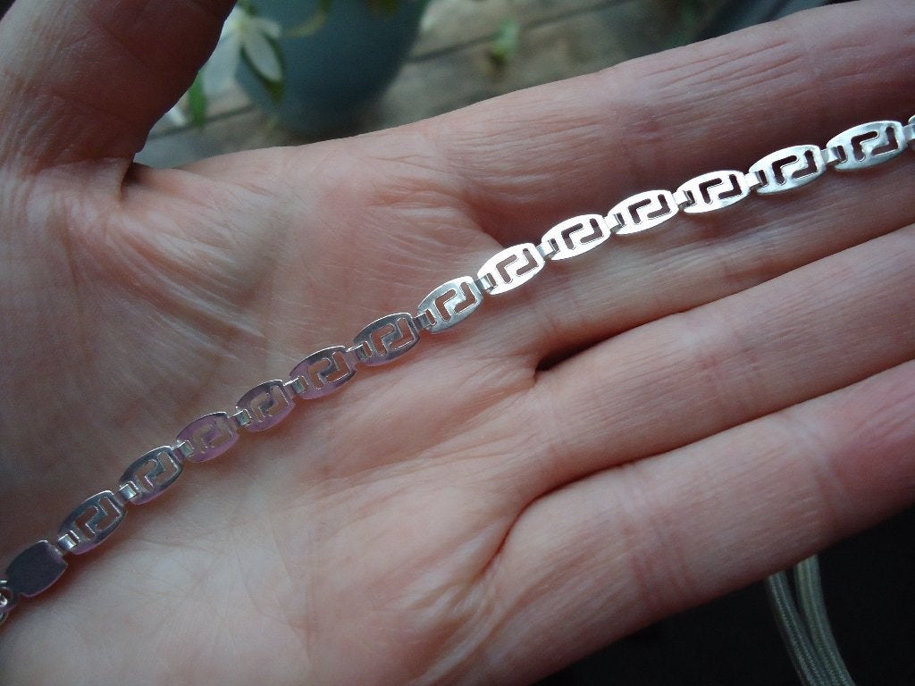 mooi licht echt zilveren armbandje met meander teken 925, Ophalen of Verzenden, Zo goed als nieuw, Zilver, Zilver