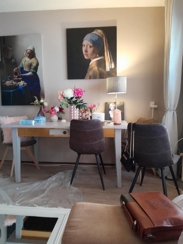 Eettafel met 4 eet stoelen mag weg voor 20 euro, Ophalen of Verzenden, 75 m² of meer, Laminaat
