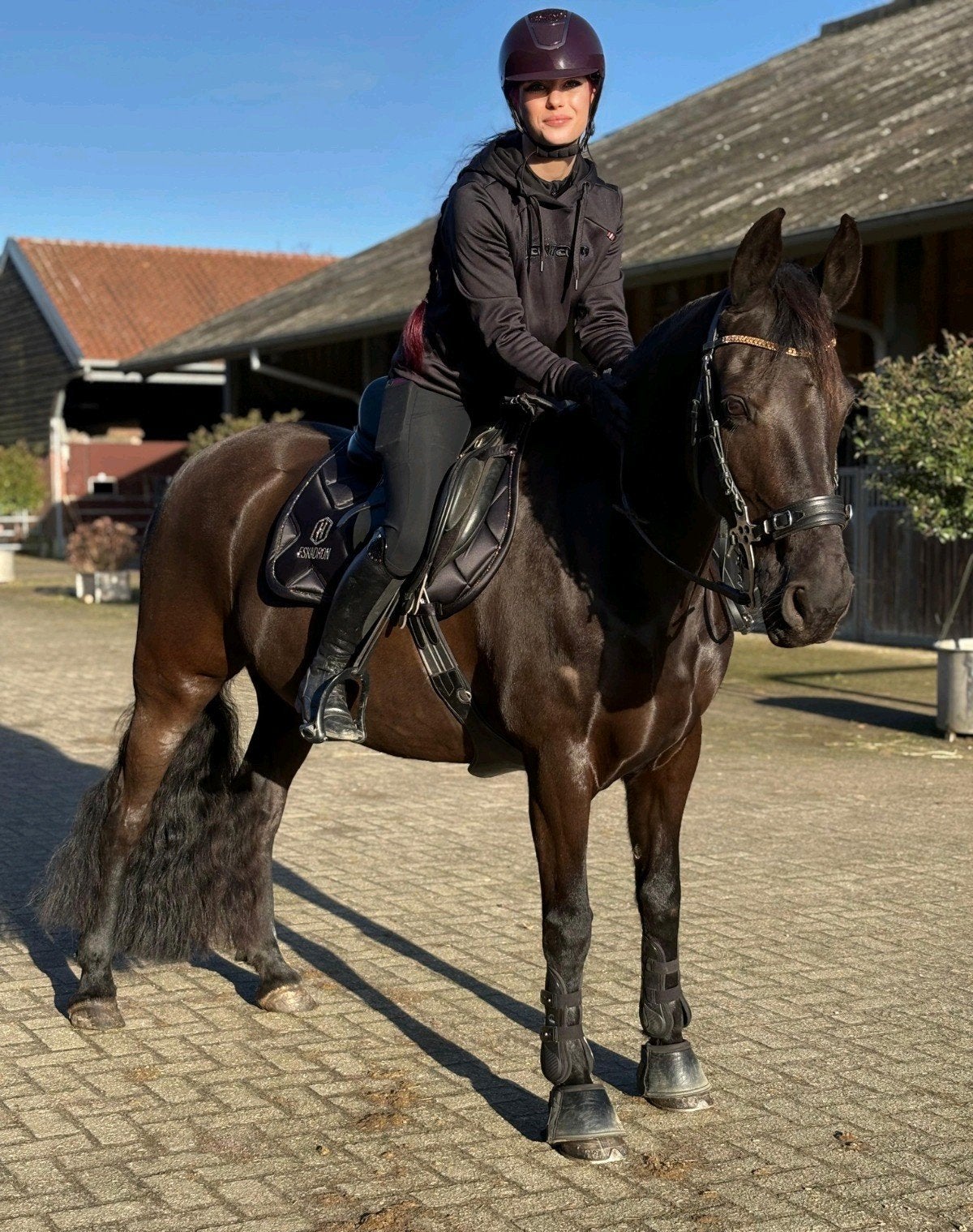 E pony -  Z1 Dressuur - Ter leas - Groesbeek, Dieren en Toebehoren, Paarden, Merrie, Minder dan 160 cm, Dressuurpaard, 7 tot 10 jaar