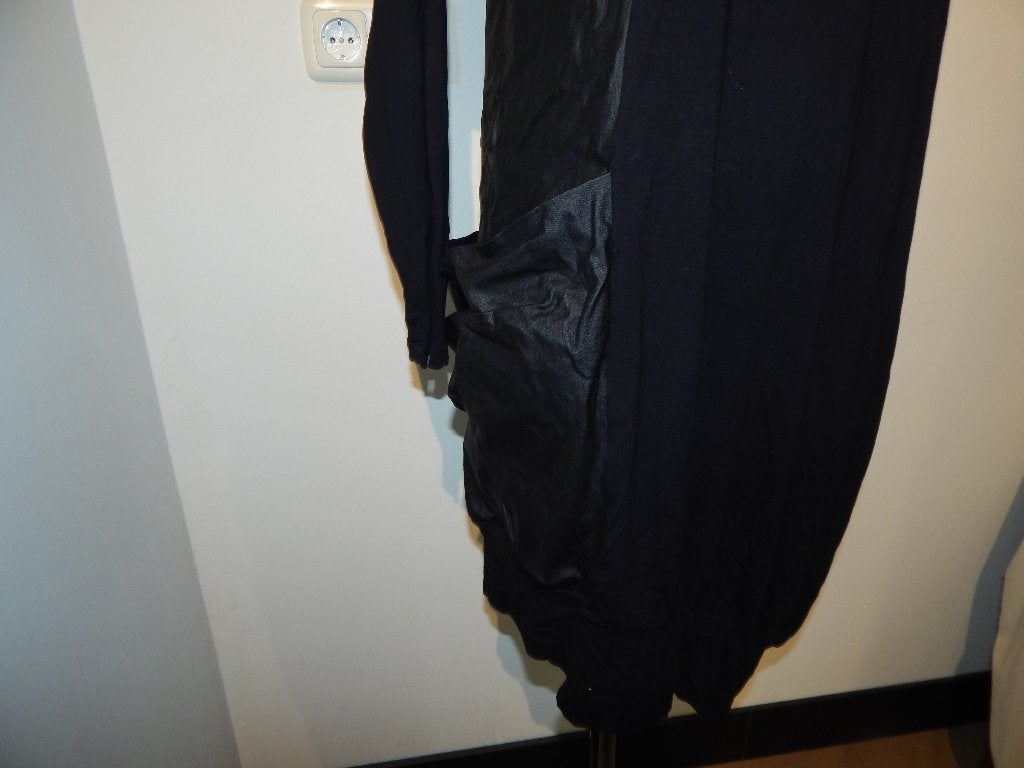 Elsewhere zwarte jurk grote kraag met rits leder look delen, Kleding | Dames, Maat 38/40 (M), Elsewhere, Zwart, Ophalen of Verzenden