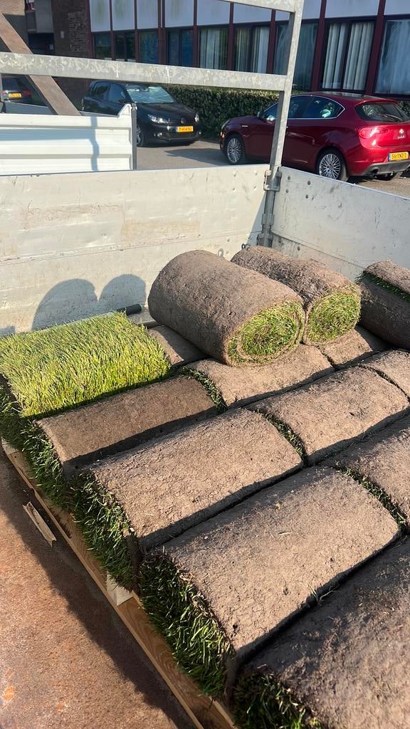 18 rollen gras te koop 30,00, Ophalen of Verzenden, Zo goed als nieuw
