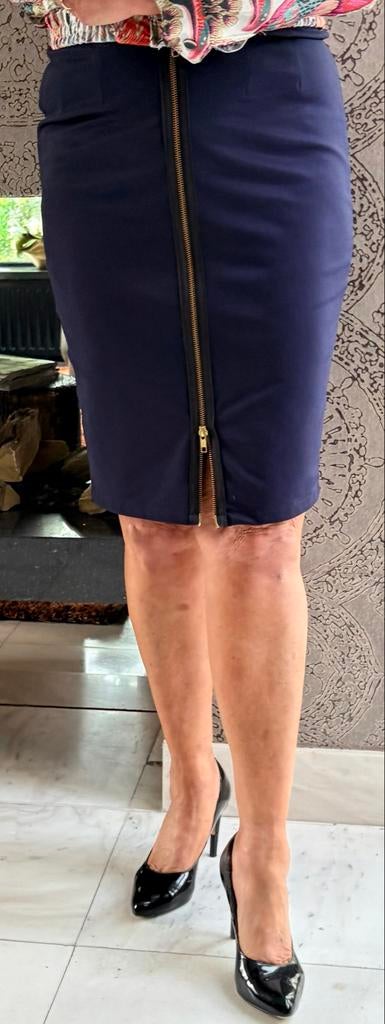 Marineblauwe stretch rok Nikkie, sierrits, satijnen bies, Maat 38/40 (M), Blauw, Ophalen of Verzenden, Zo goed als nieuw
