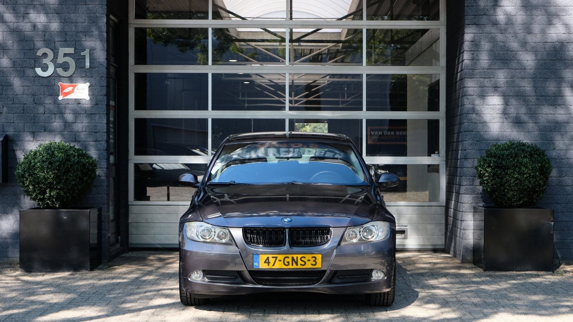 BMW 3-serie 316i CARPLAY CAMERA CRUISE NAP XENON, Auto's, Gebruikt, 4 cilinders, Parkeersensor, 122 pk