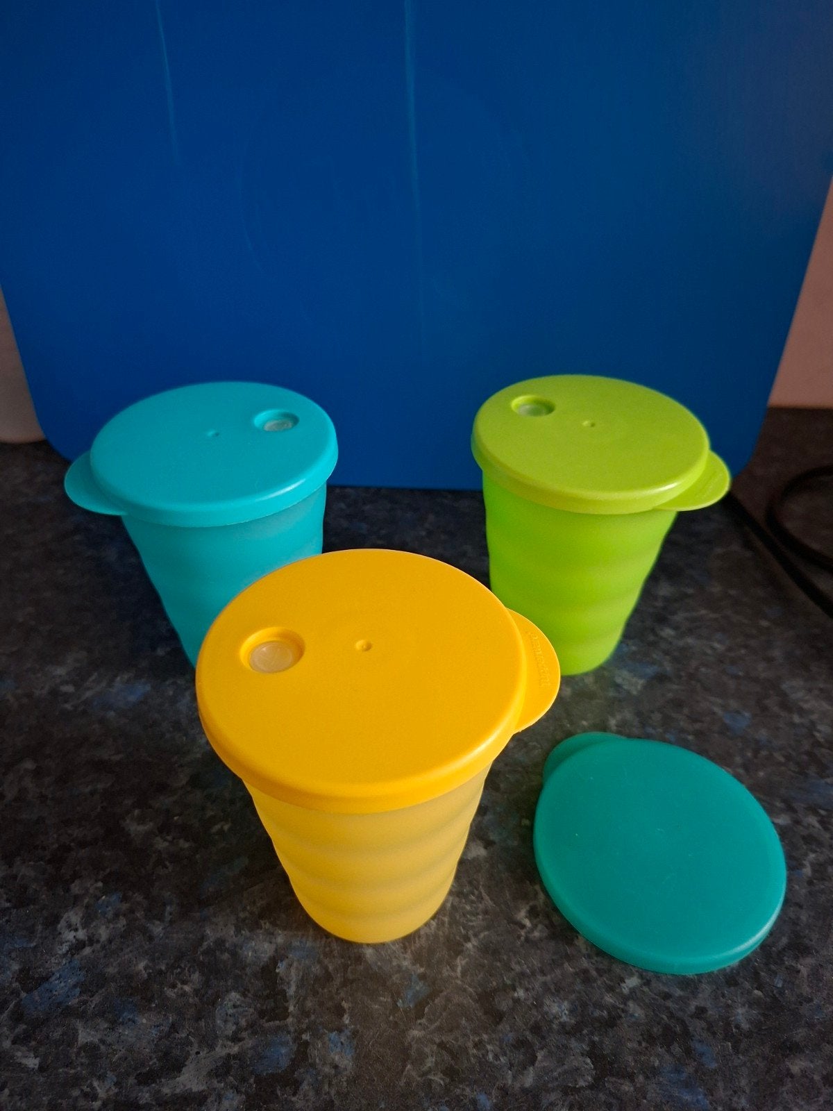 Tupperware Rietjesbekers - Ideaal voor Kinderen, Gebruikt, Met deksel, Blauw, Beker of Kan