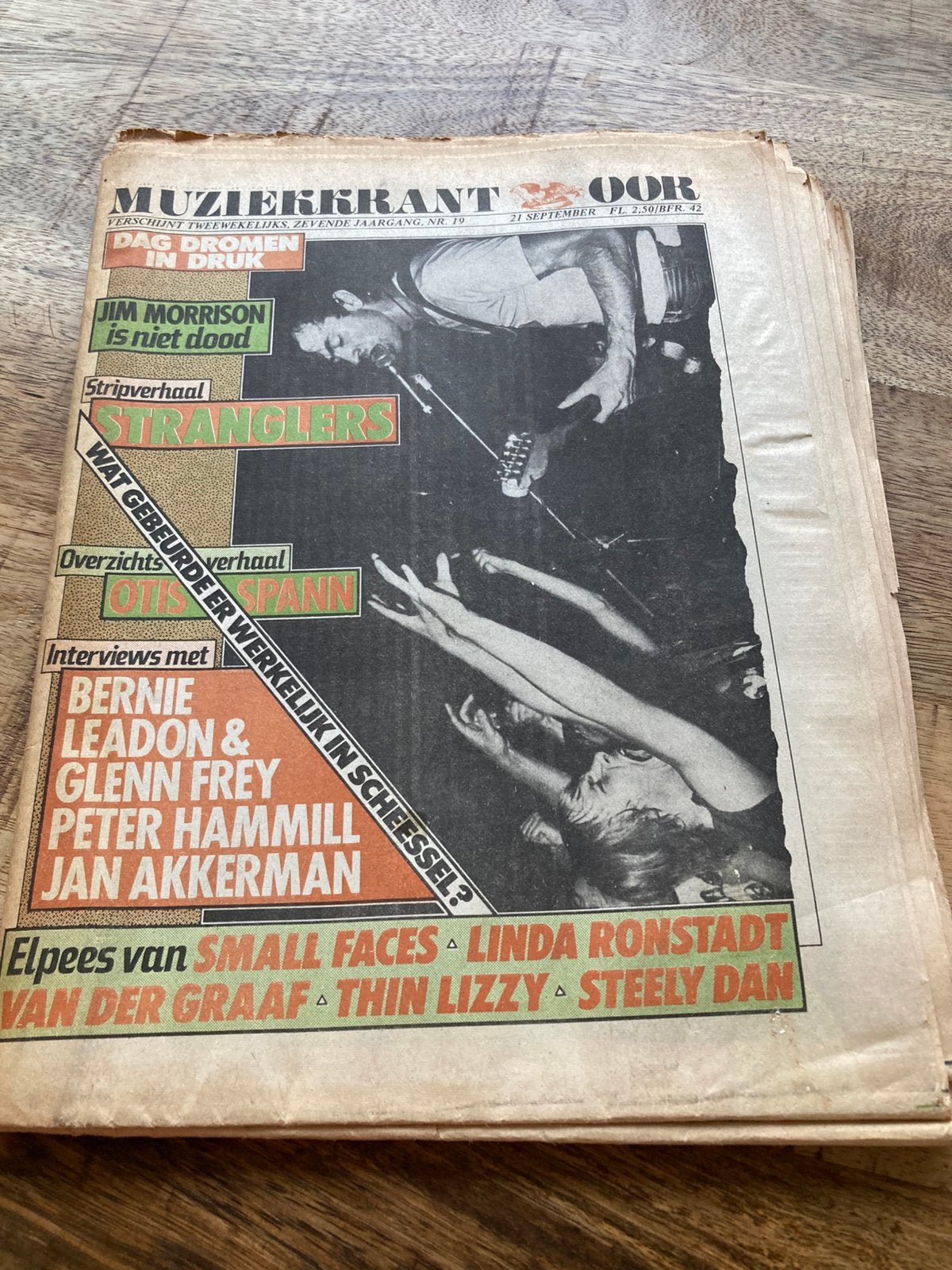 Muziekkrant OOR 1977 EAGLES Jim Morrison HIMALAYA Jan Akkerm, Boeken, Ophalen of Verzenden, Zo goed als nieuw, Muziek, Film of Tv