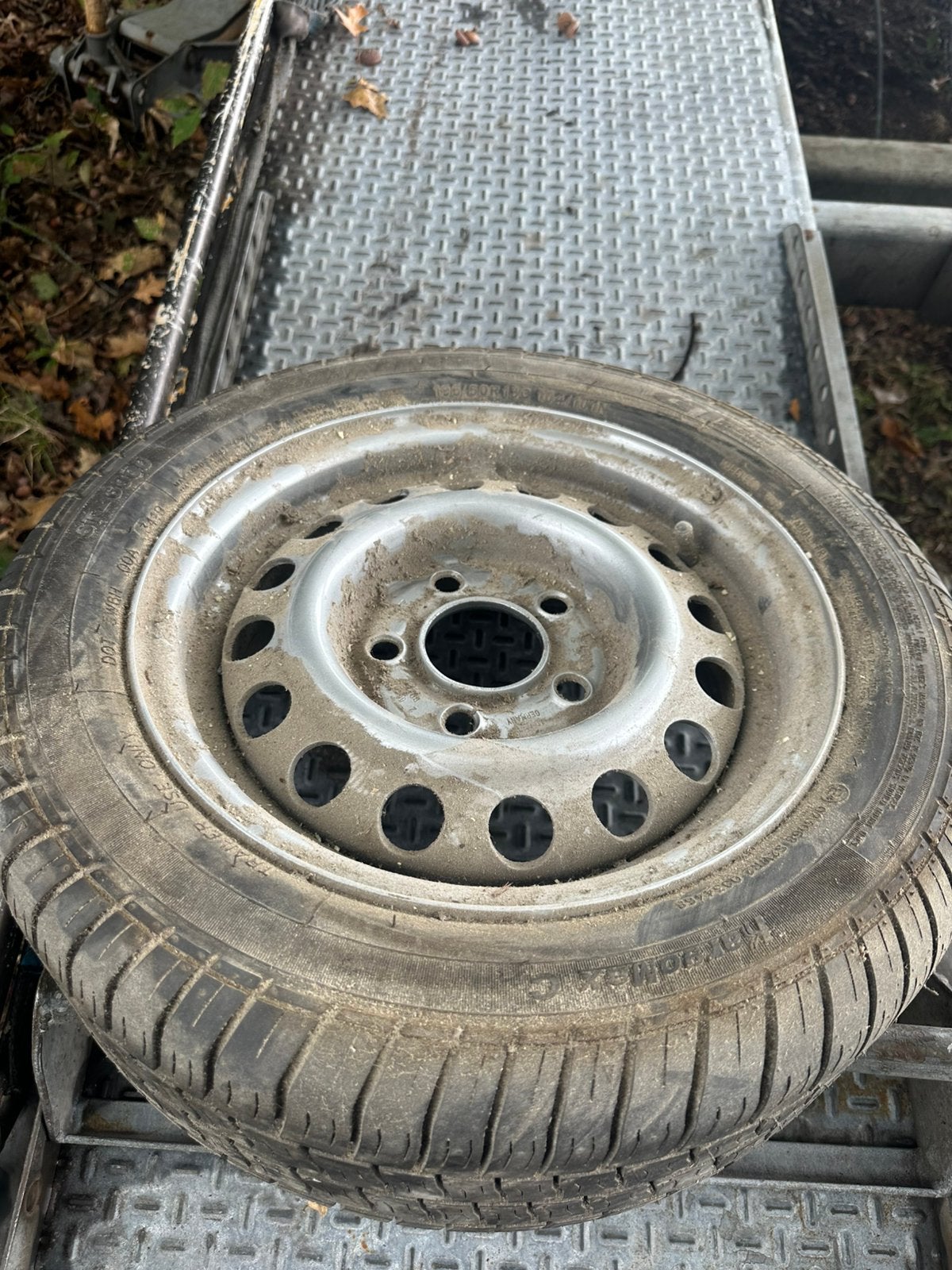 Aanhanger reserve velg, Ophalen