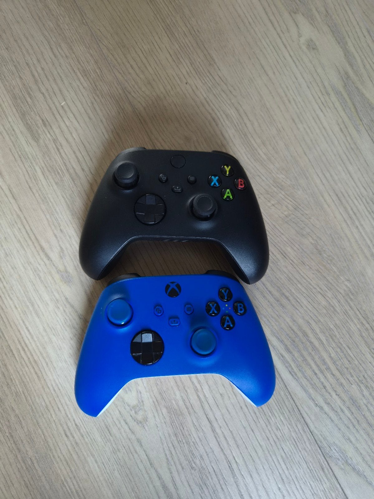 Xbox Controllers: Zwart en Blauw (Draadloos), Xbox One, Gebruikt, Ophalen of Verzenden, Controller
