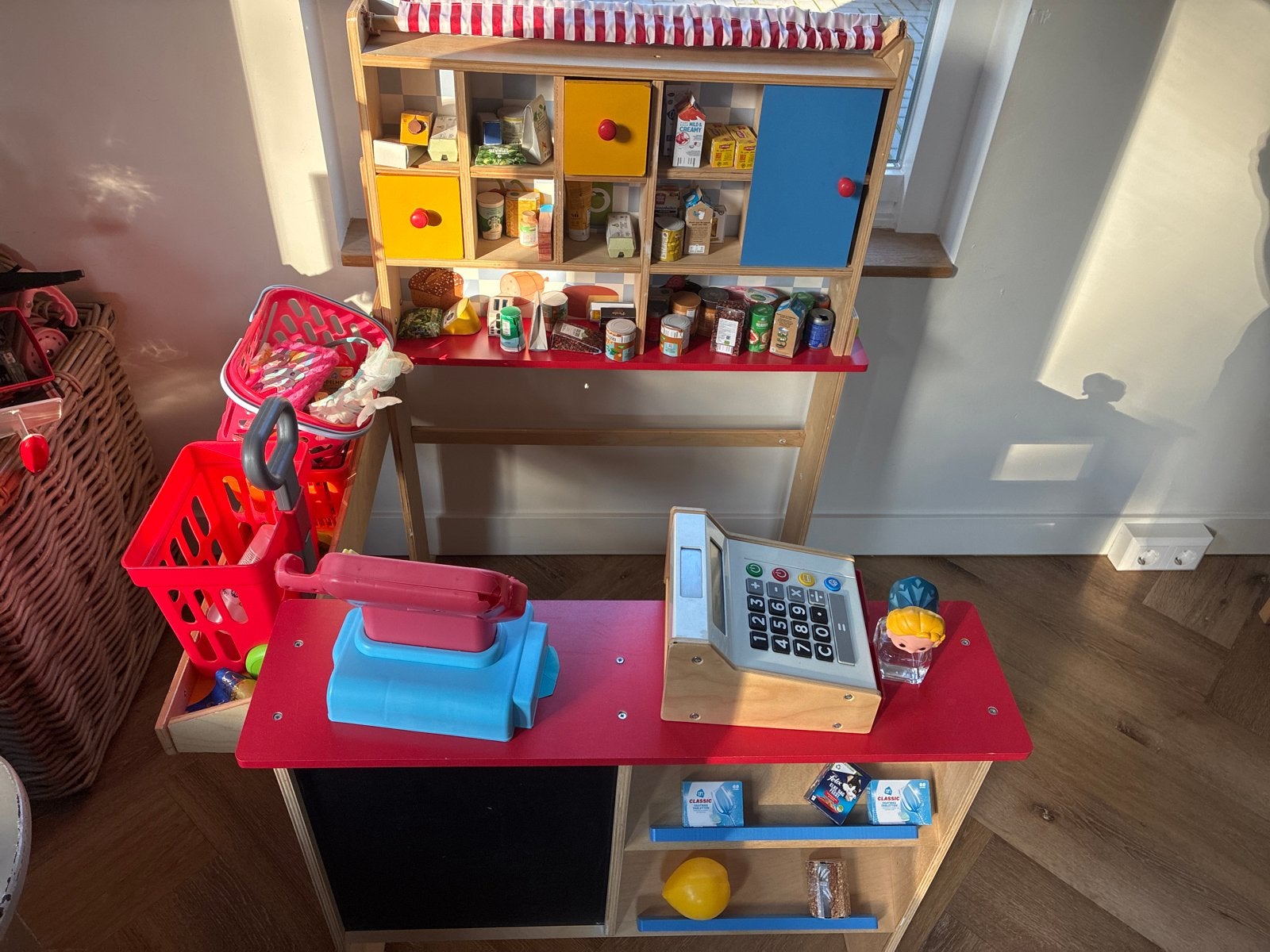 Houten Speelgoed Supermarkt met Kassa en Boodschappen, Ophalen, Gebruikt, Jongen of Meisje